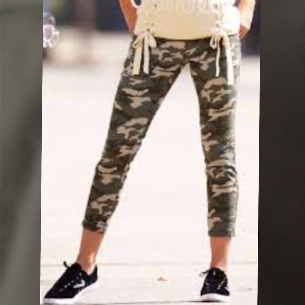 Boston Proper camo pants !